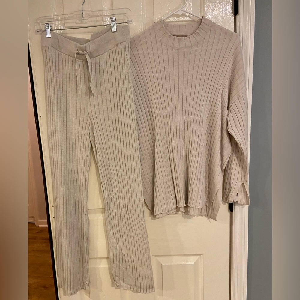 H&M Matching Lounge Set - Pants&Top in Oatmeal/Light Beige